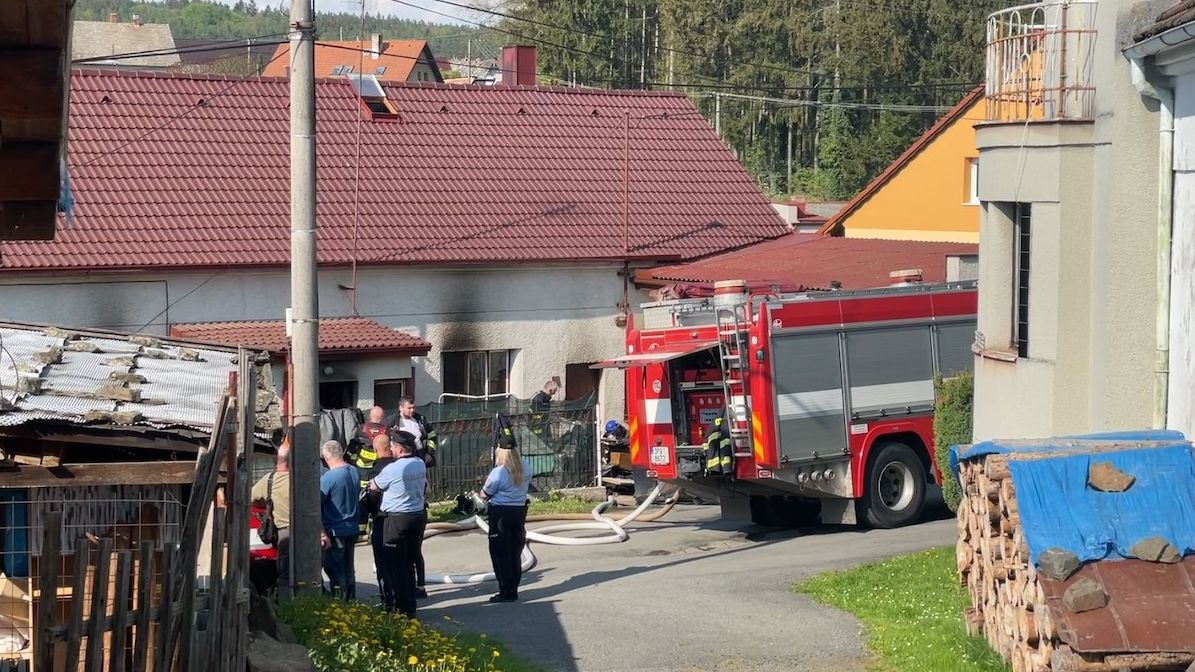 Při požáru na Plzeňsku zemřela 13letá dívka se zdravotním hendikepem
